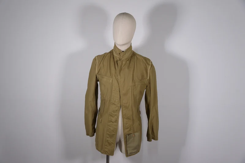 Tropenjacke der Kriegsmarine aus dem 2. Weltkrieg