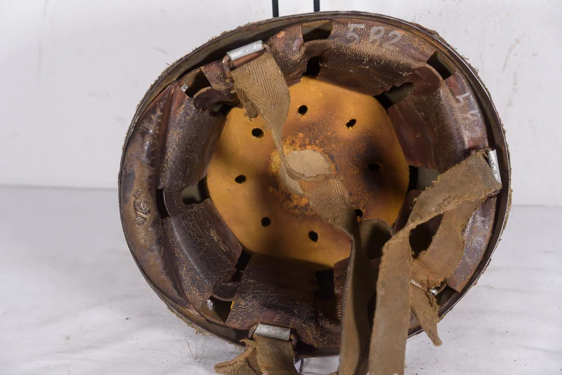 M.42/60 Helm für Fallschirmjäger der italienischen Armee