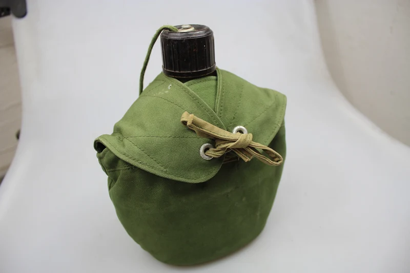 Vietnam 1964/74 - Nordvietnamesische Wasserflasche