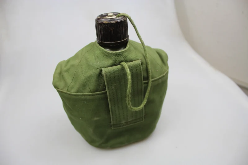 Vietnam 1964/74 - Nordvietnamesische Wasserflasche