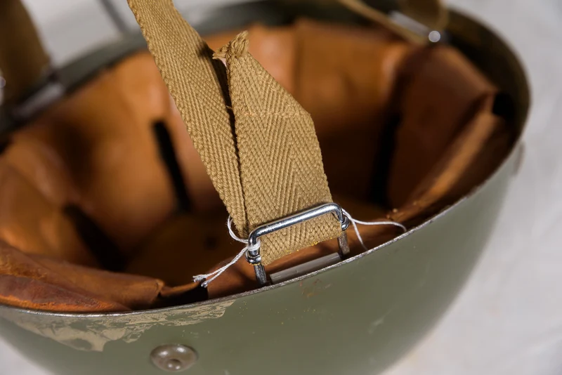 M.42/60 Fallschirmjägerhelm EI 60er/80er Jahre