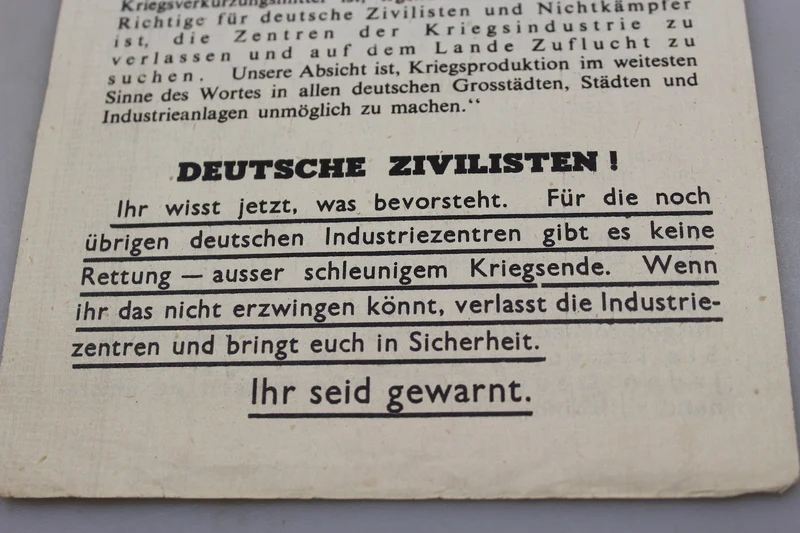 Flugblatt der alliierten Anti-Nazi-Propaganda aus dem Zweiten Weltkrieg