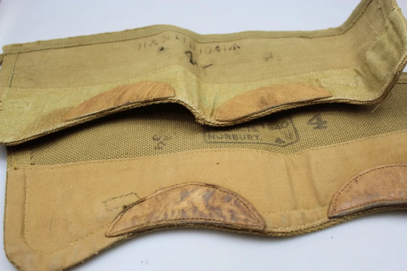 Paar englische Gamaschen aus dem Zweiten Weltkrieg