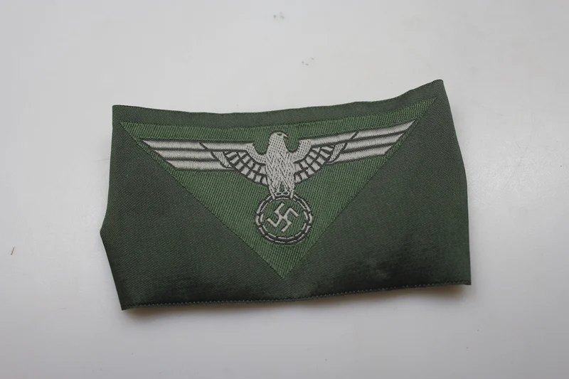 Reproduktion des M.44 Adler-Brustabzeichens der Wehrmacht aus dem Zweiten Weltkrieg
