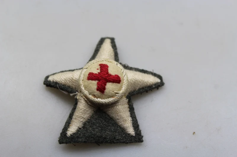 CRI WW2 Kopfschmuckabzeichen