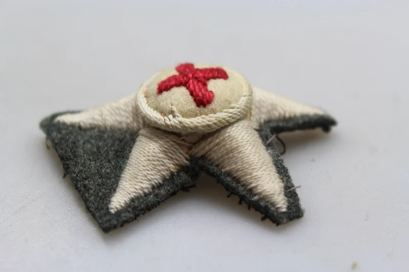 CRI WW2 Kopfschmuckabzeichen