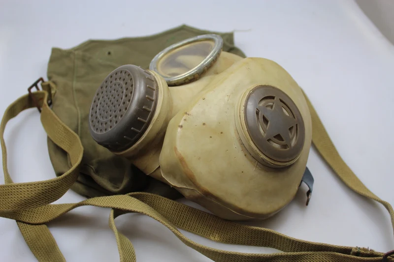 Chinesische M.65-Gasmaske für die NVA