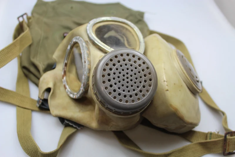 Chinesische M.65-Gasmaske für die NVA