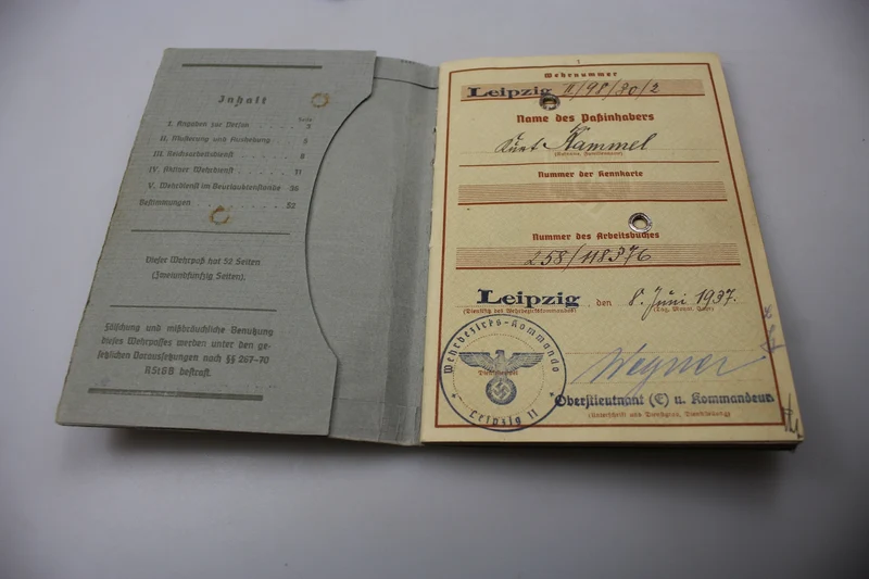 Wehrpass WH und zwei Führerscheine