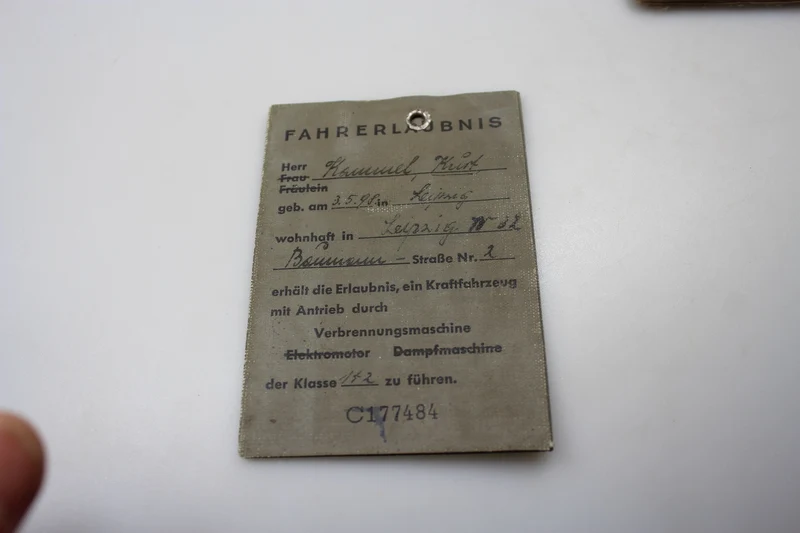 Wehrpass WH und zwei Führerscheine