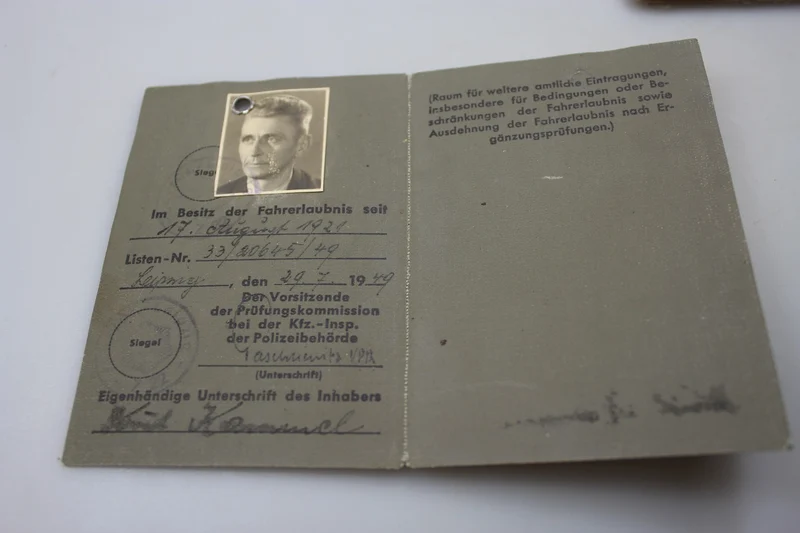Wehrpass WH und zwei Führerscheine