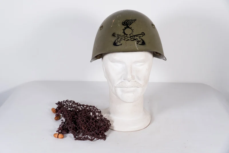 Helm m.33 Italienische Armee mit Fries