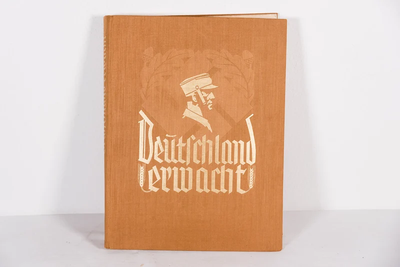 „Deutschland Erwacht“. Stickeralbum