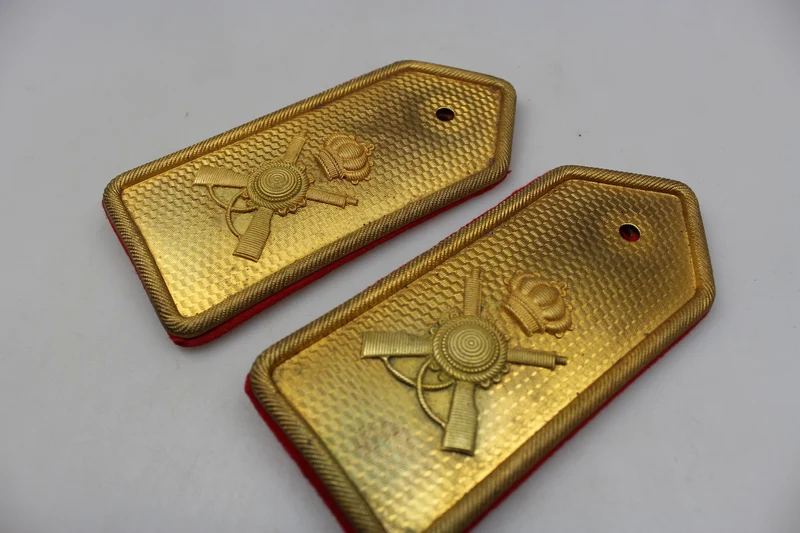 Schulterpolster M.34 mit goldener Platte