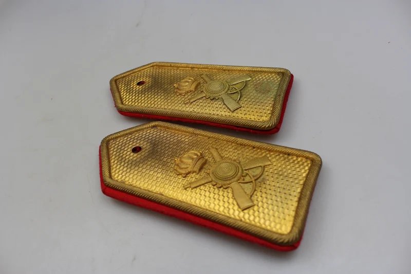 Schulterpolster M.34 mit goldener Platte