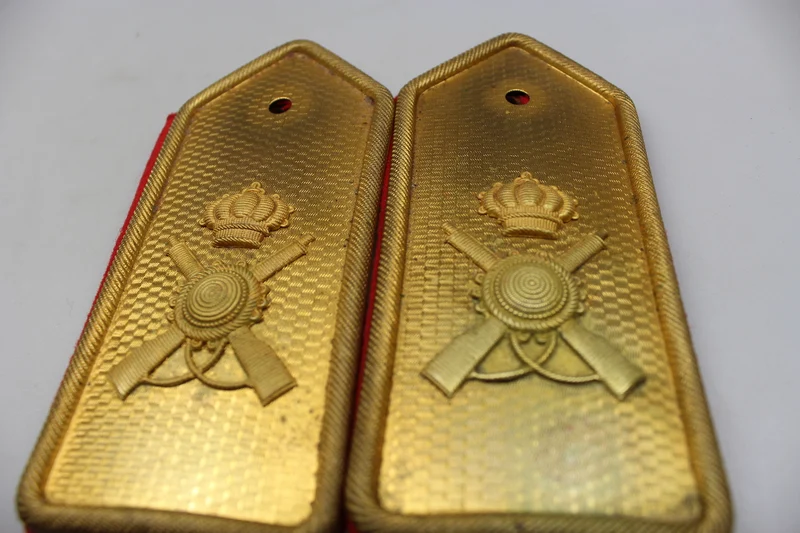 Schulterpolster M.34 mit goldener Platte