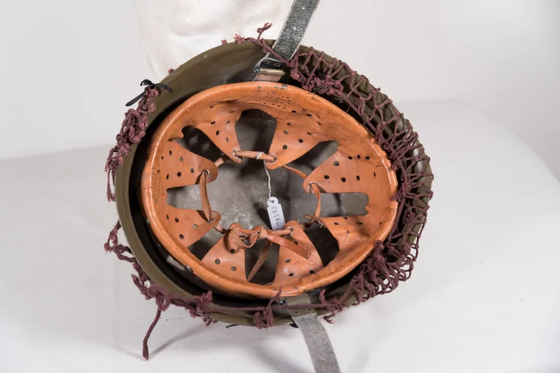 Helm M.33 Italienische Armee Jahre 70/80