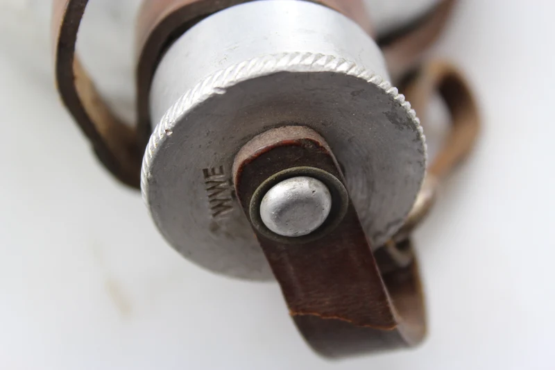 Wasserflasche aus Aluminium aus dem 2. Weltkrieg