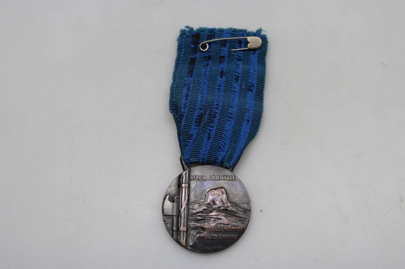 AOI-Medaille - "Viele Feinde, viel Ehre"