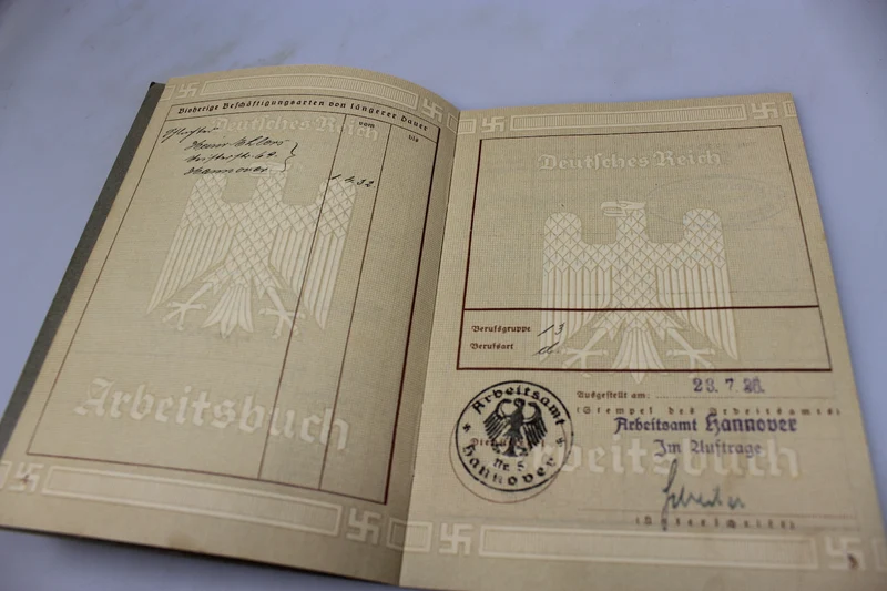 Arbeitsbuch, weitere Dokumente und zwei Einzelfotos