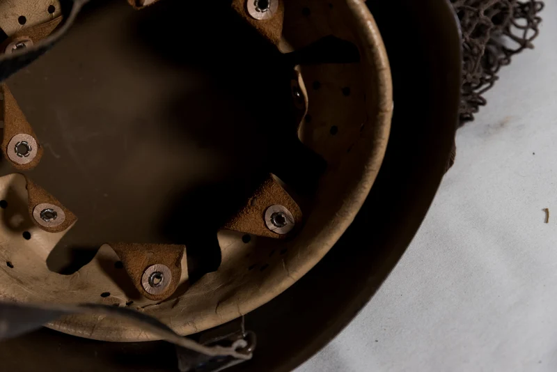 Überholter italienischer "Kriegshelm" M.33 aus den 60er Jahren