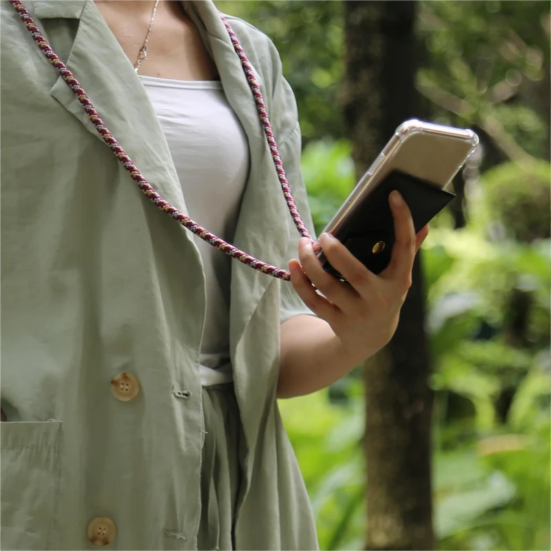 Cadorabo Handy Kette kompatibel mit Google PIXEL 5 Silikon Schutzhülle mit Gold Ringen, Kordel Band und abnehmbarem Etui