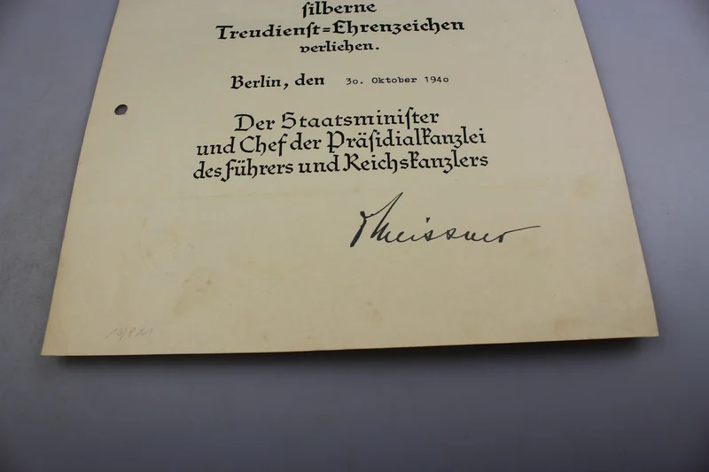 Urkunde des Kreuzes für 25 Jahre treue Dienste, Format A4