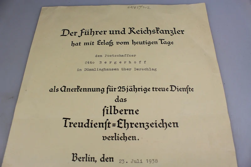 Urkunde des Kreuzes für 25 Jahre treue Dienste, Format A4