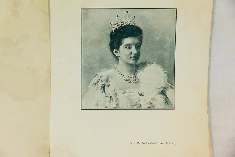 Fotobroschüre mit der Geschichte des 9. Regina-Regiments der REI