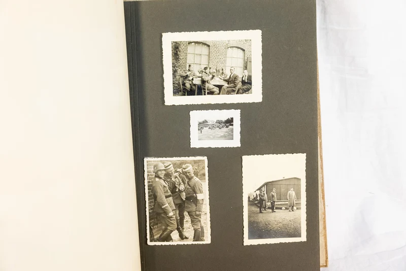 Fotoalbum „Wehrdienst Ehrendiest“, mit 75 Fotos