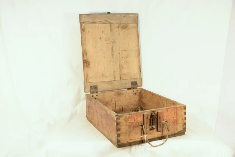 Kart.Ie.FH-18 Hülsenkartuschen Holzkiste