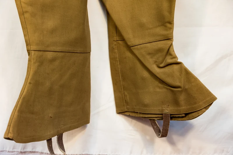 Spezifische britische Bikerhosen/Overalls aus dem 2. Weltkrieg