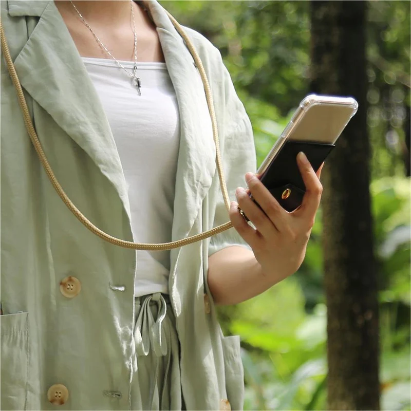 Cadorabo Handy Kette kompatibel mit Huawei P40 Silikon Schutzhülle mit Gold Ringen, Kordel Band und abnehmbarem Etui