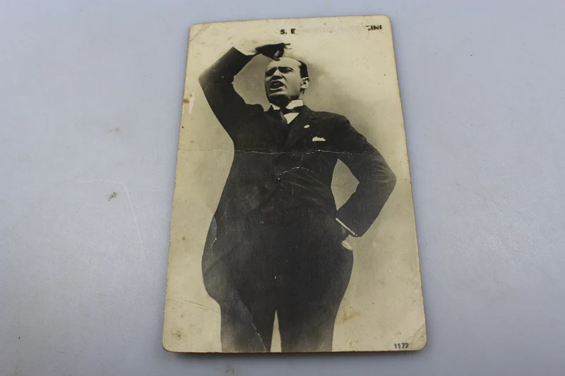 Postkarte mit Benito Mussolini