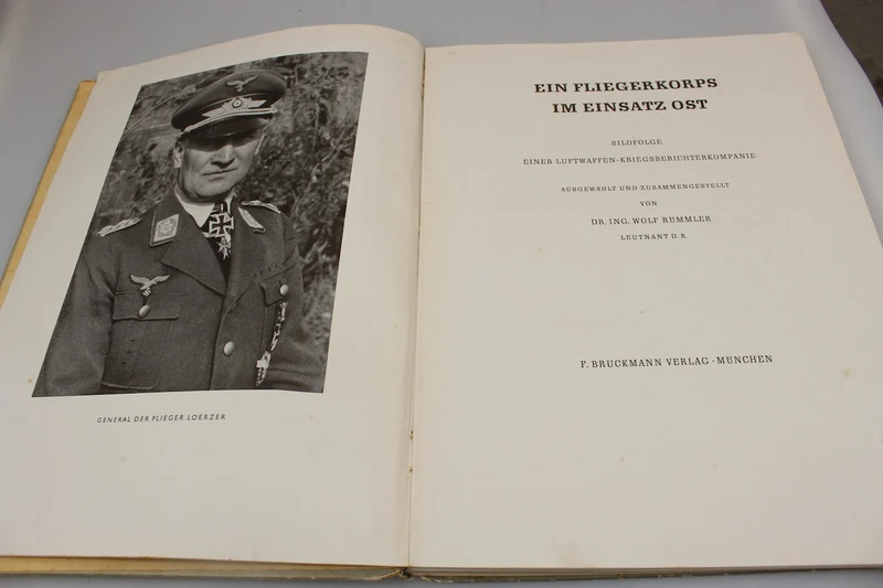 "Ein Fliegerkorps im Einstz Ost" - Verlag F. Bruckmann - München