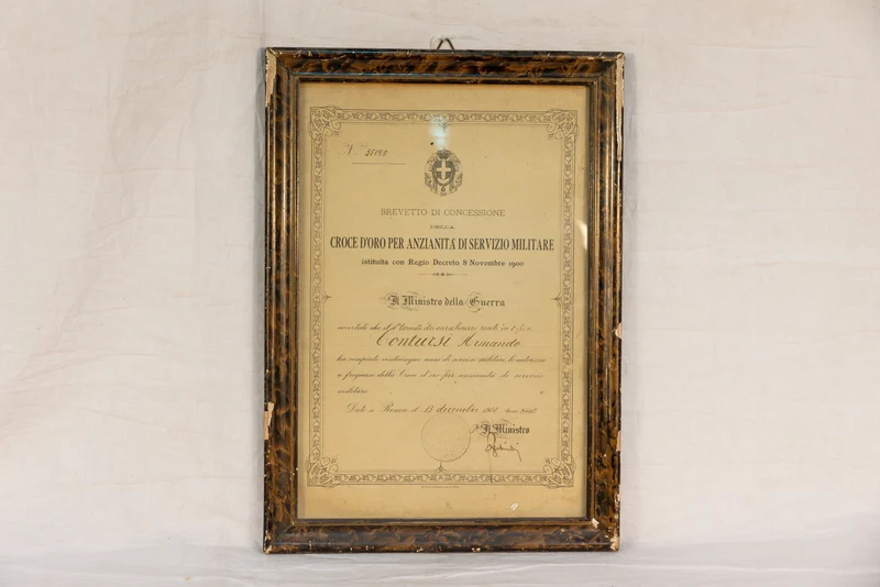 Goldenes Kreuz als Dienstalterszeugnis
