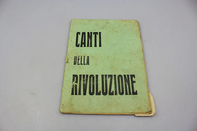 „Lieder der Revolution“ von GIL