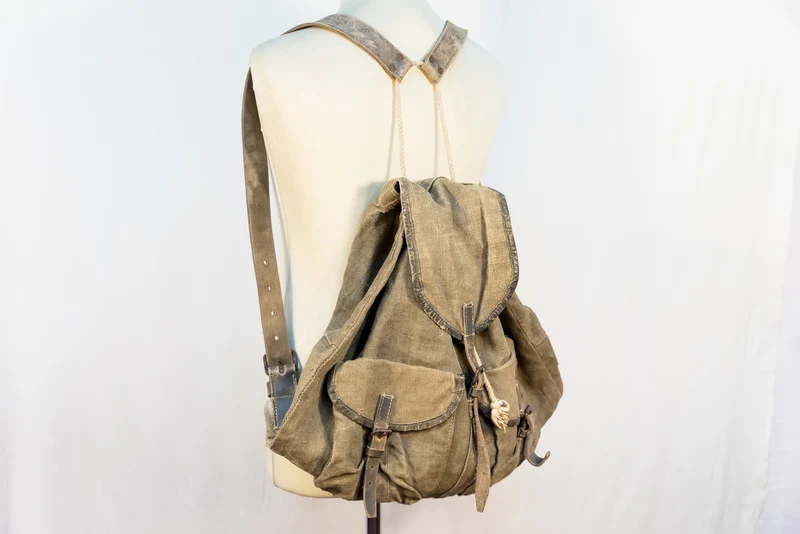Deutscher Rucksack aus dem 2. Weltkrieg aus italienischer Kriegsbeute
