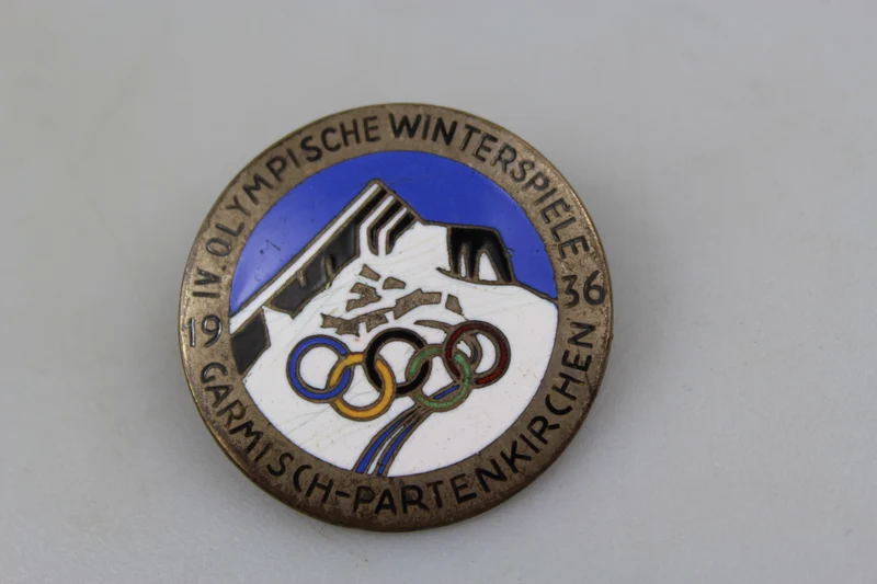 Gedenknadel der Olympischen Winterspiele 1936