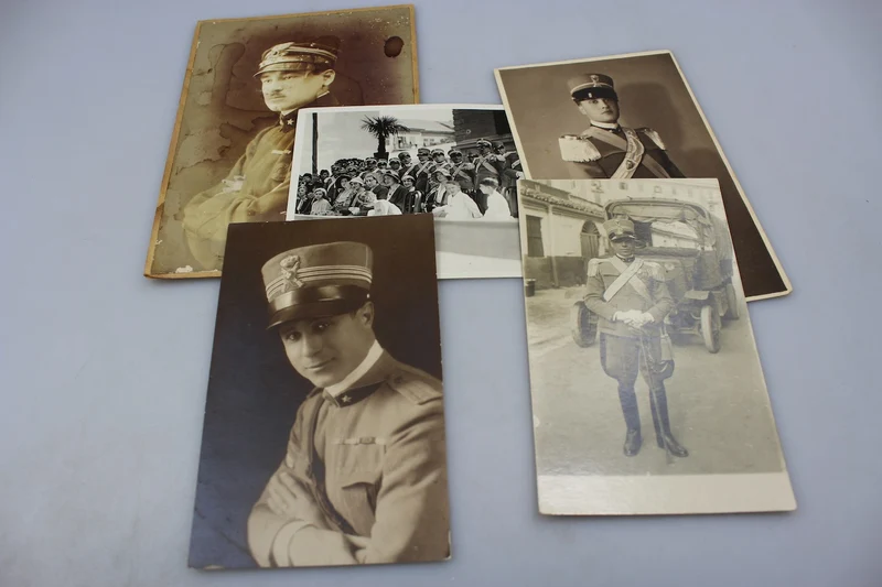 # 5 verschiedene Fotos aus den 20er und 30er Jahren, mit Studiofotos von REI-Offizieren