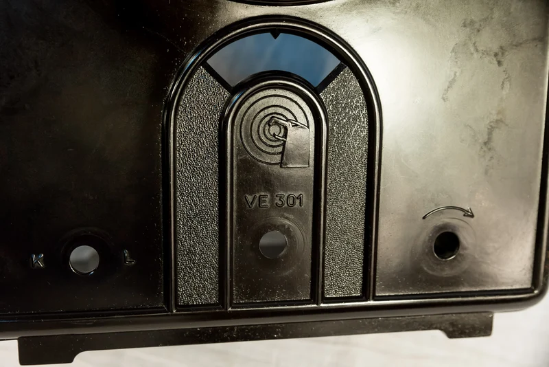 Bakelitgehäuse des Radios VE-301