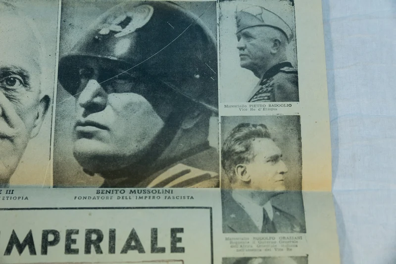 Beilage von "Il Messaggero" - Plakat des kaiserlichen Italiens