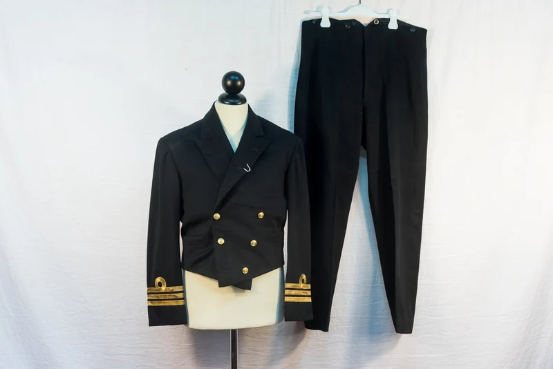 „Dinner Jacket“ Nachkriegs-Royal Navy