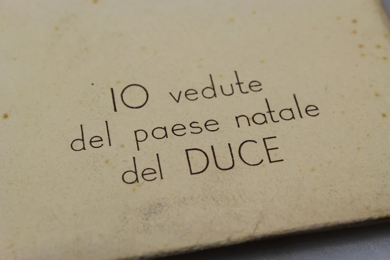 Nr. 10 Predappio-Postkarten mit Ordner
