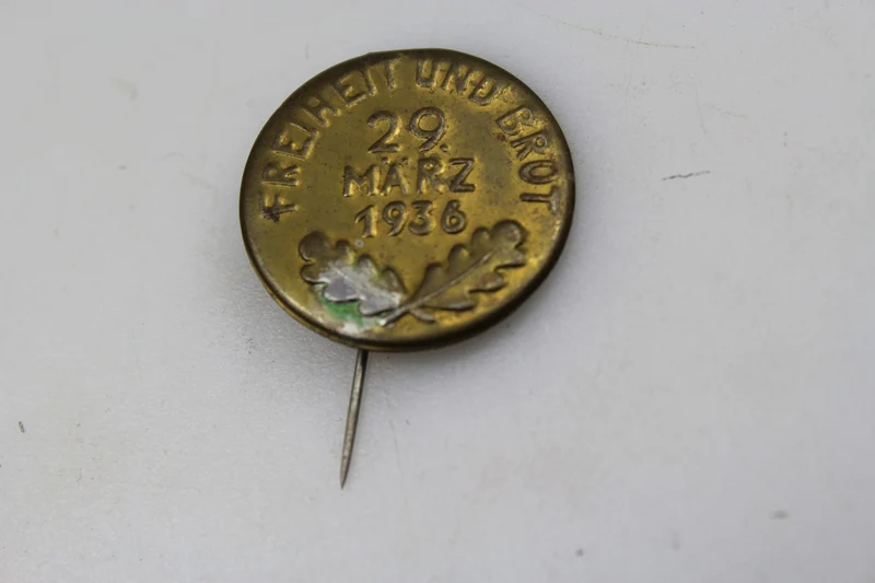 Anstecker "Freiheit und Brot 29"