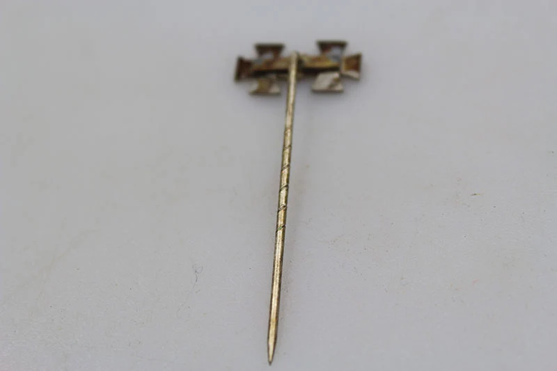 Anstecknadel mit EK First und Second Class
