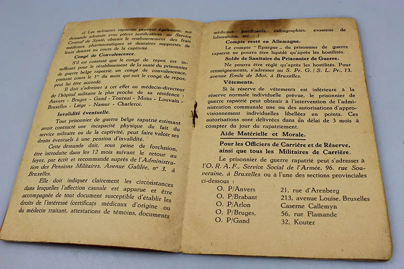 Französisches Handbuch für deutsche Häftlinge