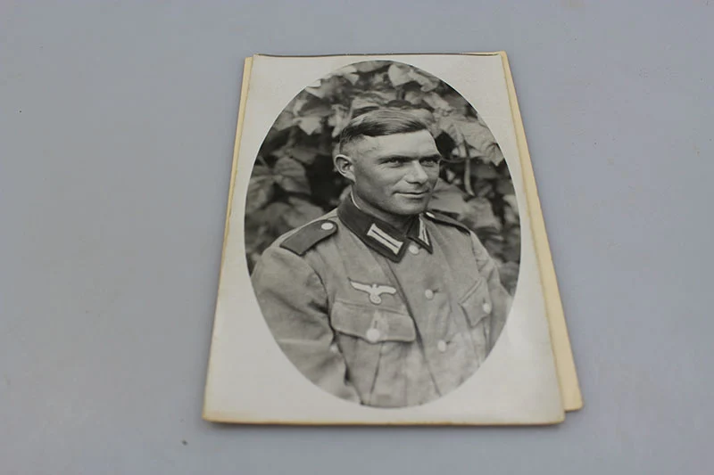 Nr. 2 Atelierfoto der Wehrmacht