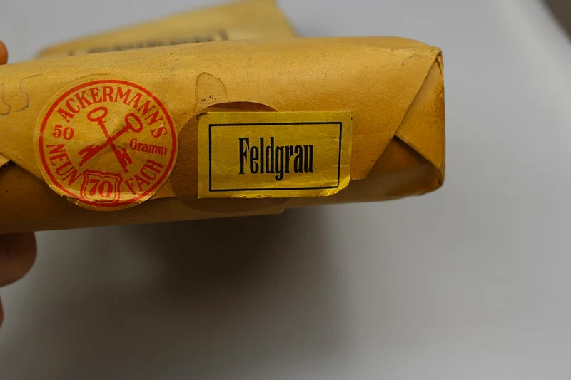 Packung mit 10 Spulen Feldgraugarn