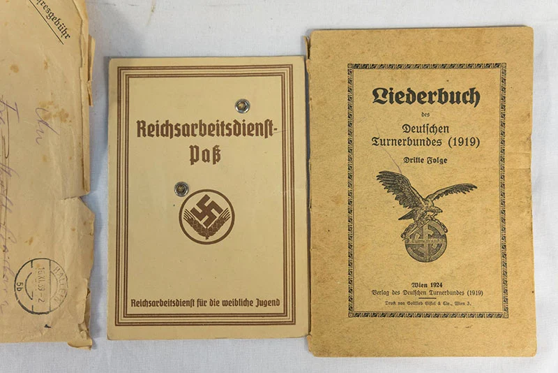 Konvolut dokumentiert Mädchen RAD Female
